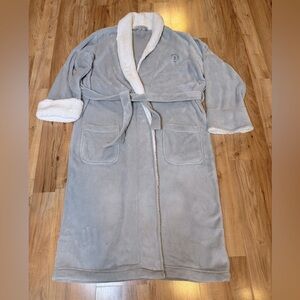 Pottery Barn Bath Robe Women’s XL Gray / White “ J” Embroidered Plush Sherpa